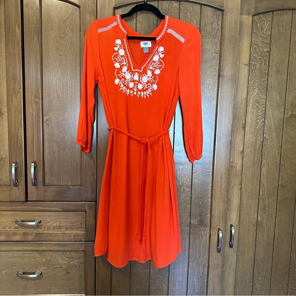 🌟3/$20🌟 Old Navy Tangerine/Coral embroidered dress with Bishop Sleeves - Picture 2 of 7